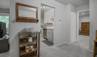 878 COLLEGE Pkwy #103, Rockville, MD 20850