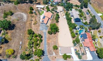 2605 Kauana Loa Dr, Escondido, CA 92029