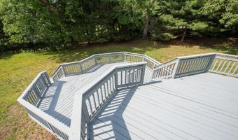 3999 Edmonton Ct, Ann Arbor, MI 48103