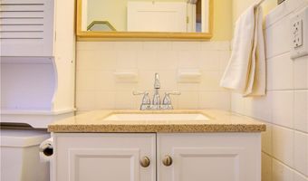 70 Carroll Ave 1113, Newport, RI 02840