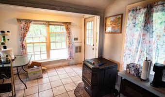 85 Valley Rd, Barre, MA 01005