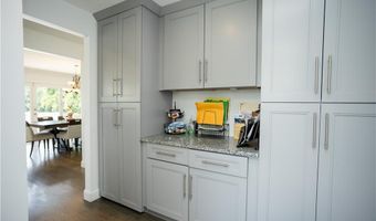 9 Katelan Ct, Cranston, RI 02921