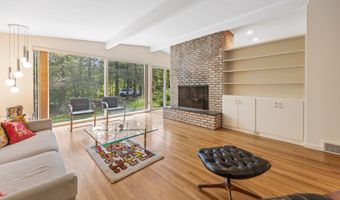 74 Woods Rd, Bethany, CT 06524