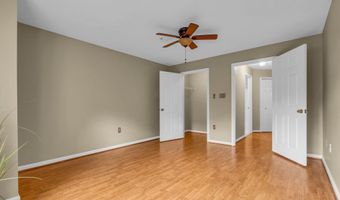 20593 CORNSTALK Ter 101, Ashburn, VA 20147