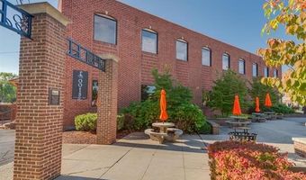 107 S Main St, Almont, MI 48003