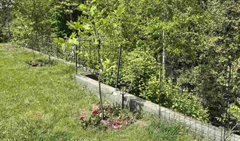 88 Mill Hl, Barnet, VT 05821