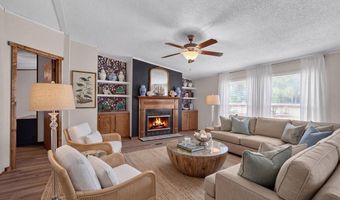 623 Barn Rd, Bonneau, SC 29431