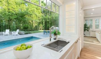 84 Coggeshall Ave, Newport, RI 02840