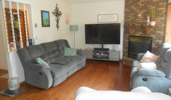 310 W Pine St, Abbotsford, WI 54405