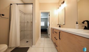 105 E Birchwood Dr, Brandon, SD 57005