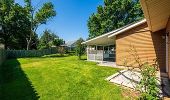 830 Westrun Dr, Ballwin, MO 63021