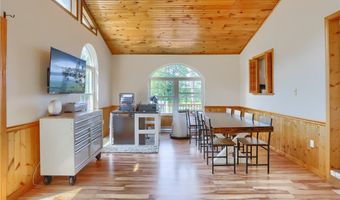706 Hall Rd, Clay, PA 16001