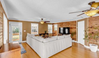 9110 Dove St, Bay St. Louis, MS 39520