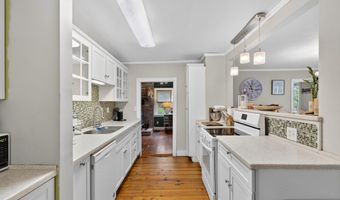 6 North Rd, Foster, RI 02825