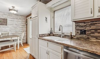 202 NE Crestmoor Pl, Ankeny, IA 50021