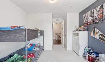 42167 CANARY GRASS Sq, Aldie, VA 20105