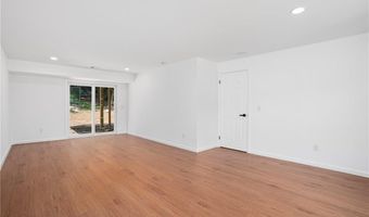 18 Pleasantview Ave, Johnston, RI 02919