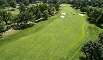 259 Meadowbrook Country Club Est, Ballwin, MO 63011