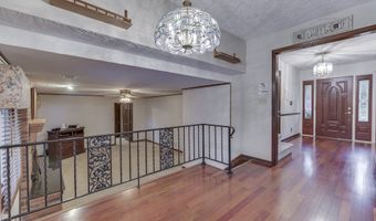 1640 Ridge Hill Ln, Indianapolis, IN 46217