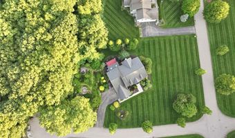 10 Lovegreen Ln, East Greenwich, RI 02818