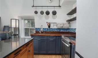 35 Pelham St Phe, Newport, RI 02840