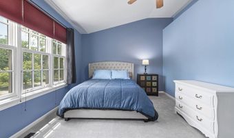 2320 Barrett Dr, Algonquin, IL 60102