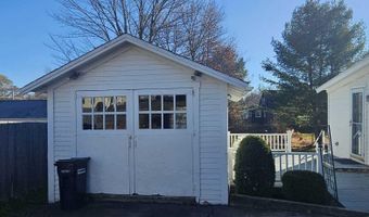 208 7th St, Bangor, ME 04401