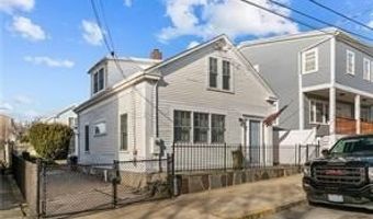 14 Dearborn St, Newport, RI 02840