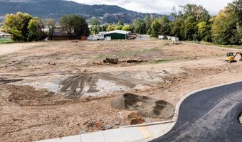 Poplar DR 2, Bingen, WA 98605