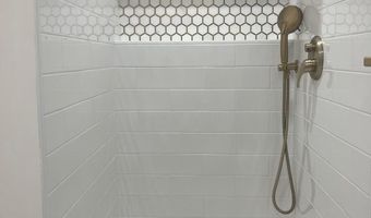 626 S IRVING St, Arlington, VA 22204