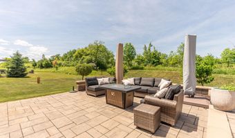 2376 Westbrooke Cir S, Ann Arbor, MI 48105