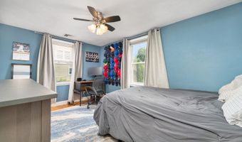 16 Raymond Pl, Cromwell, CT 06416