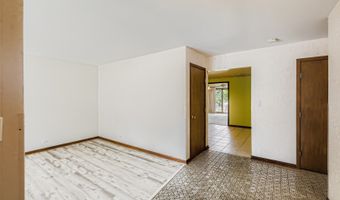 1410 W Lexington Dr, Arlington Heights, IL 60004