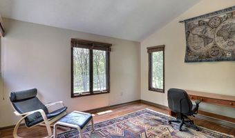 146 Algonquin Trl, Albrightsville, PA 18210