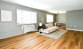 1300 S ARLINGTON RIDGE Rd 204, Arlington, VA 22202