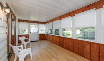 570 Garfield Ave, Belford, NJ 07718