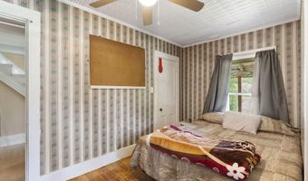 8 Cross St, Andover, ME 04216