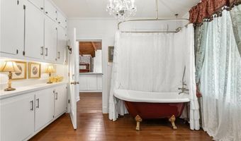 115 S Main St, Adairsville, GA 30103