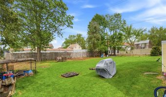 612 Rathbun St, Blackstone, MA 01504