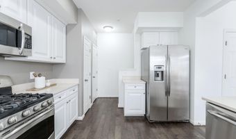 42175 CANARY GRASS Sq, Aldie, VA 20105
