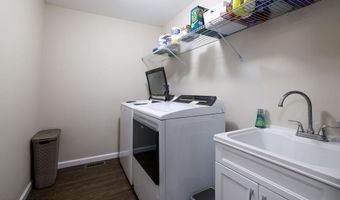 214 Iroquois Ave, Beach Haven, NJ 08008