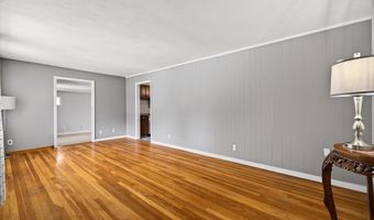 738 Sunset Dr, Bloomfield, IN 47424