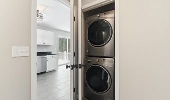 6 Mulberry Ln, Amherst, NH 03031