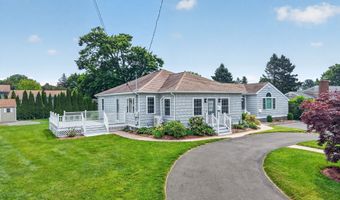 6 Harbor Pkwy, Clinton, CT 06413