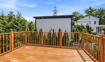 400 Thames St, Bristol, RI 02809