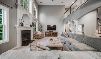 985 W Martin Ave, Amherst, OH 44001