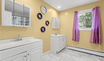 22 Whipple Ave, North Providence, RI 02911