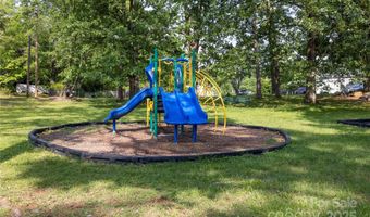 80 Pine St, Badin, NC 28009