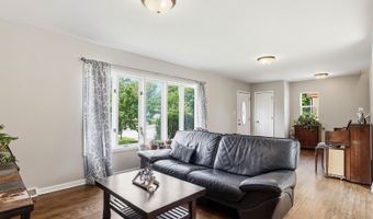 615 Highland Ave, Antioch, IL 60002