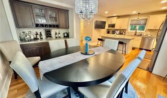 20 Robert Ave, Warwick, RI 02818